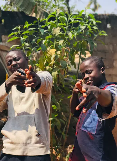 LES FRÈRES COMÉDIENS