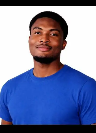 NGUE POKA 24 ans , 1,75 m ,70 kg ,Étudiant en 5ᵉ année de Sciences Pharmaceutiques, Université des Montagnes.