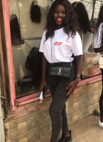 EssaH PEMBOURA ADELE 