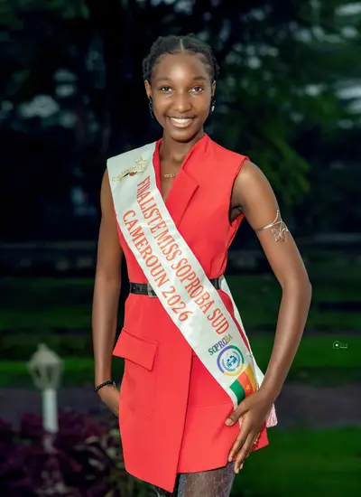 Carla NDZANA, âgée de 18 ans, mesurant 1,75cm et pesant 62kg.