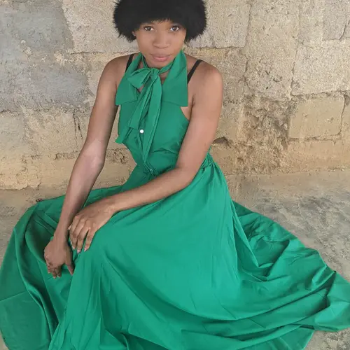 Mala Boni Sorelle Laure