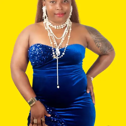 Féline OYONO