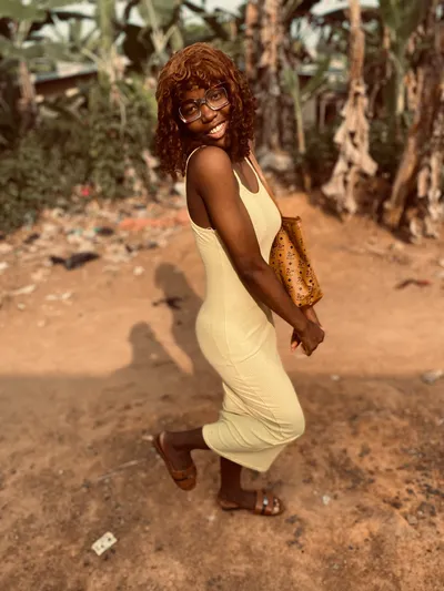 ONGLA TONYE VICkY ORNELLA