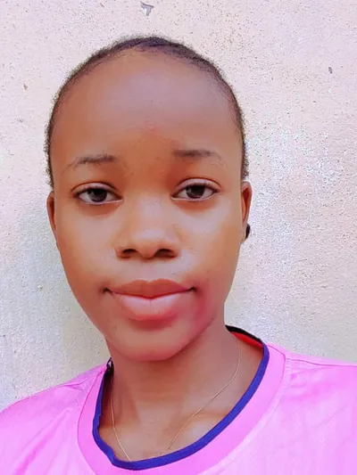 ETAH DOROTHY  AMAH  21ans, 1m68