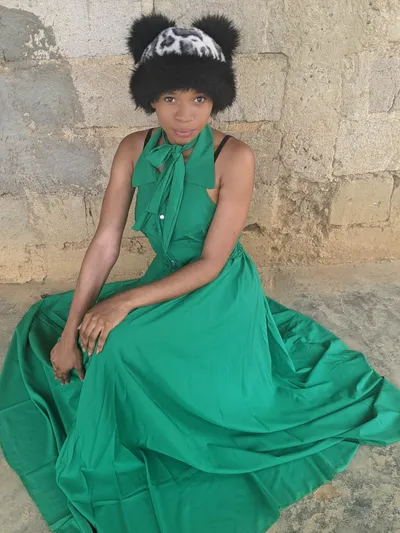 Mala Boni Sorelle Laure