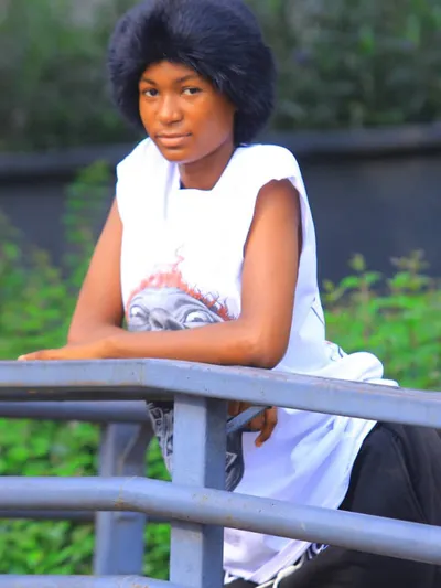 Ngono Lyne Rose