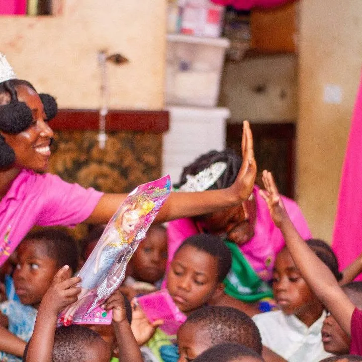 La Miss Web Cameroun 2025 dans l’action caritative