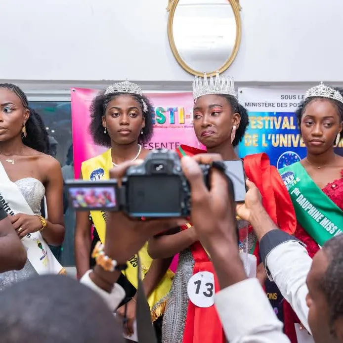 Les lauréates de la deuxième édition de Miss Web Cameroun le jour du sacre