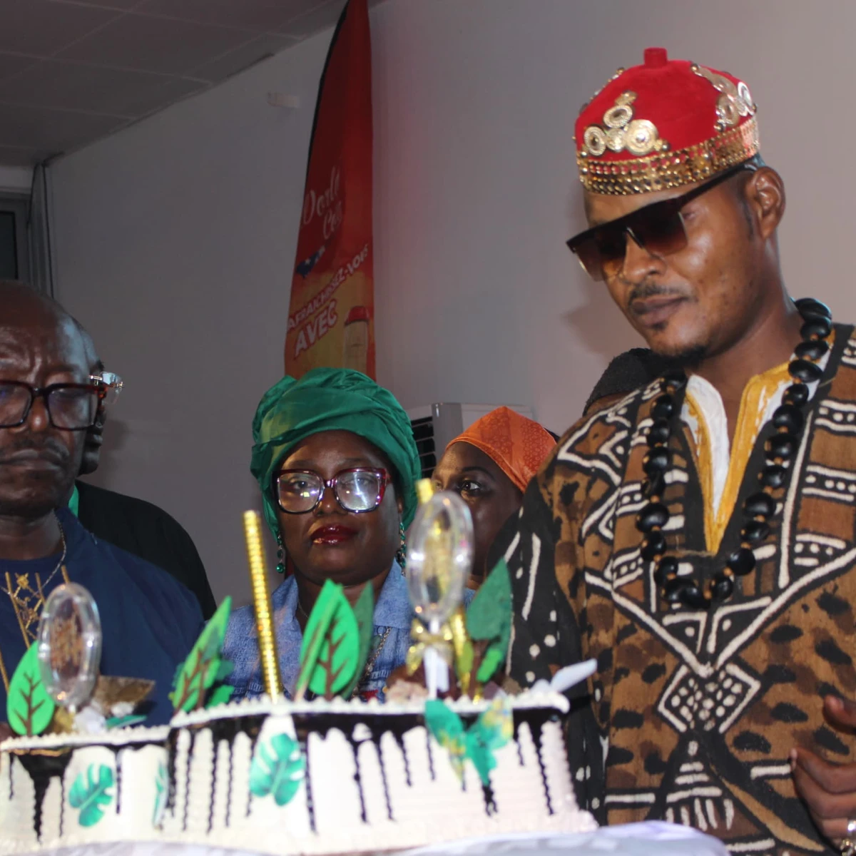 Coupure du gâteau marquant le 10ème anniversaire du Forum Mondial Panafricain (FMPN)